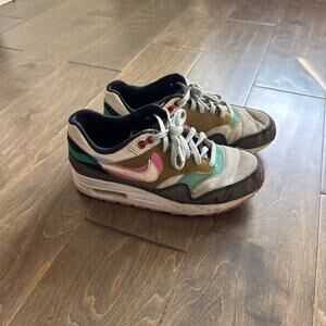 Easy On Nike Pre-School Air Max 1 SE Black Pink Stadium Green Size 3Y